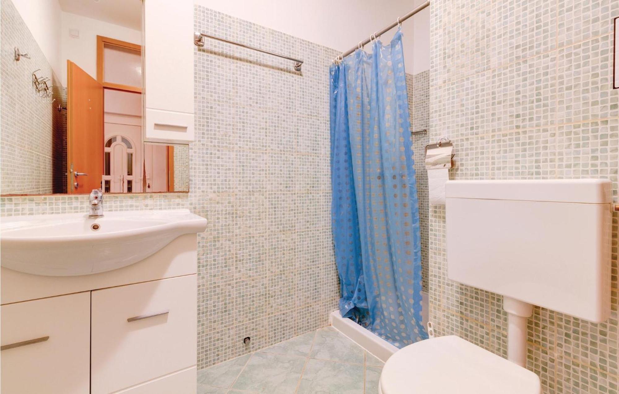 Nice Apartment In Fazana With Wifi Fondole Екстер'єр фото