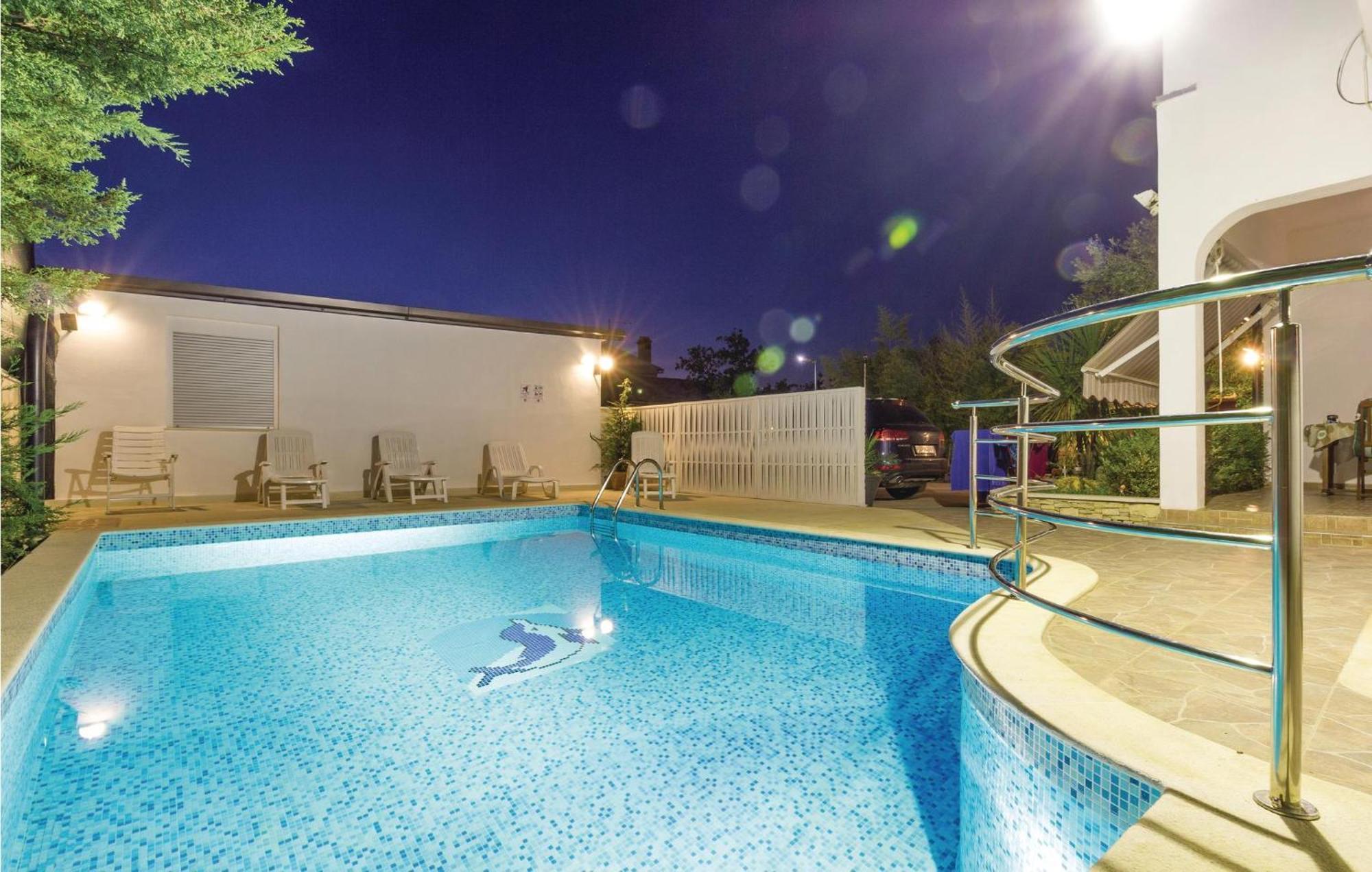 Nice Apartment In Fazana With Wifi Fondole Екстер'єр фото